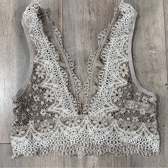Victoria's Secret Lace Bra - Cream and Brown - Picture 3 of 5